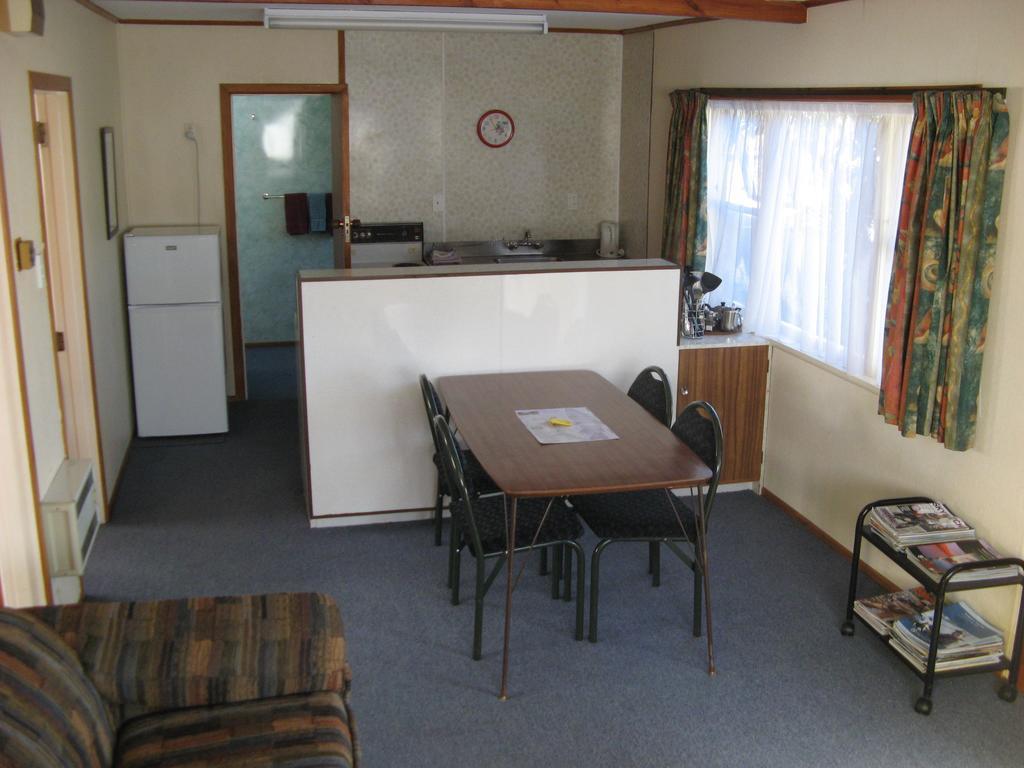 Tongariro River Motel Turangi Szoba fotó