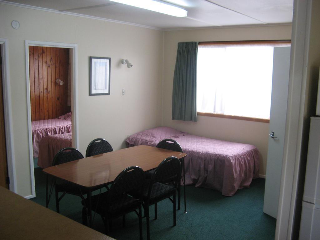 Tongariro River Motel Turangi Szoba fotó