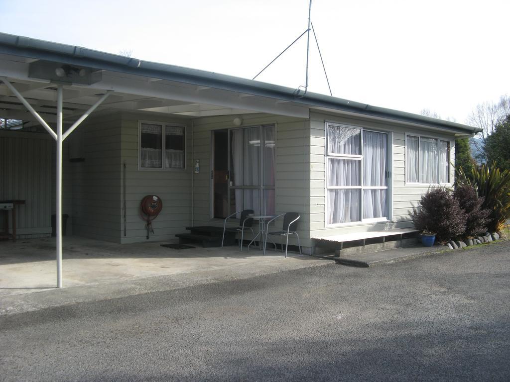 Tongariro River Motel Turangi Szoba fotó