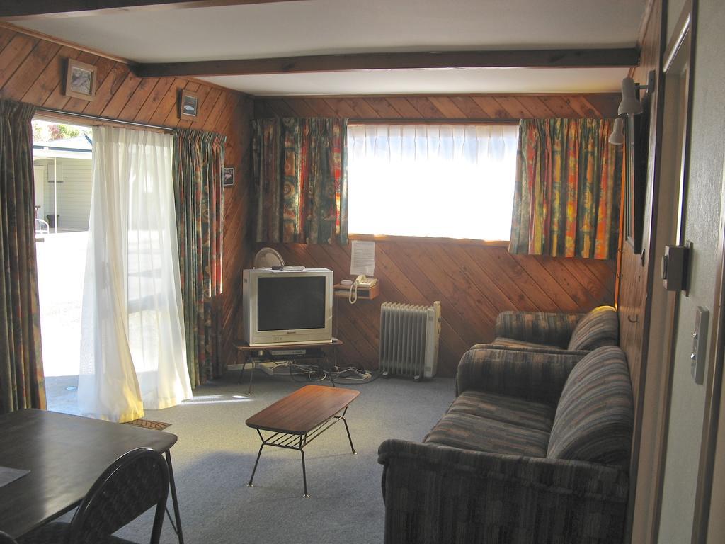 Tongariro River Motel Turangi Szoba fotó