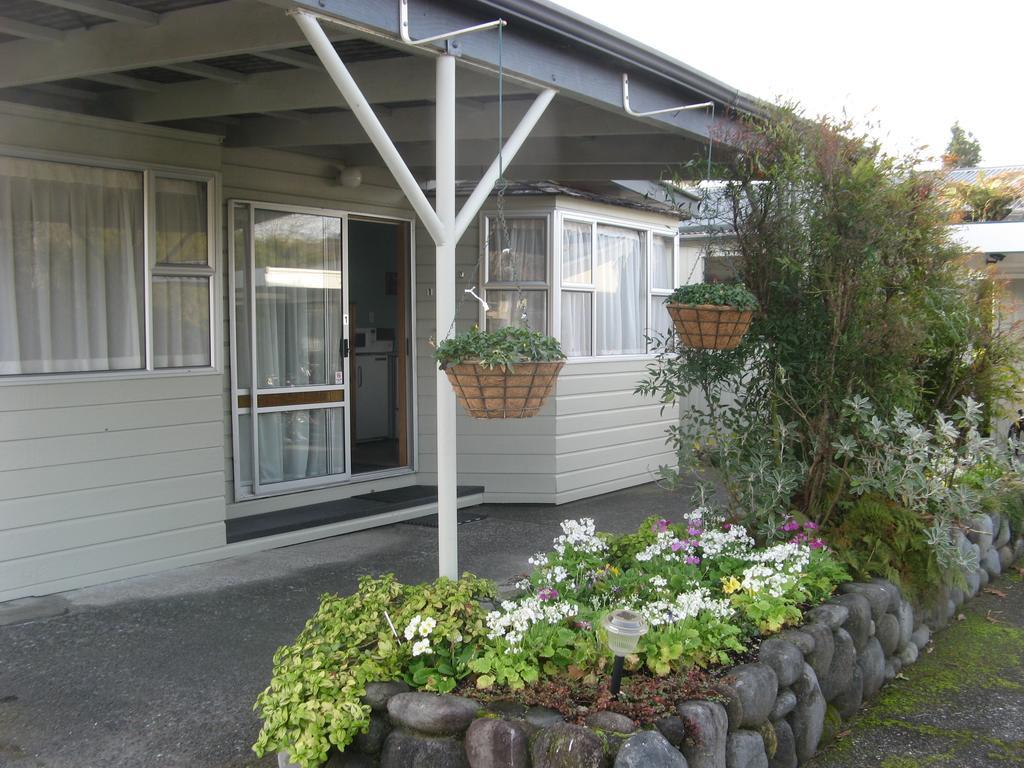 Tongariro River Motel Turangi Szoba fotó