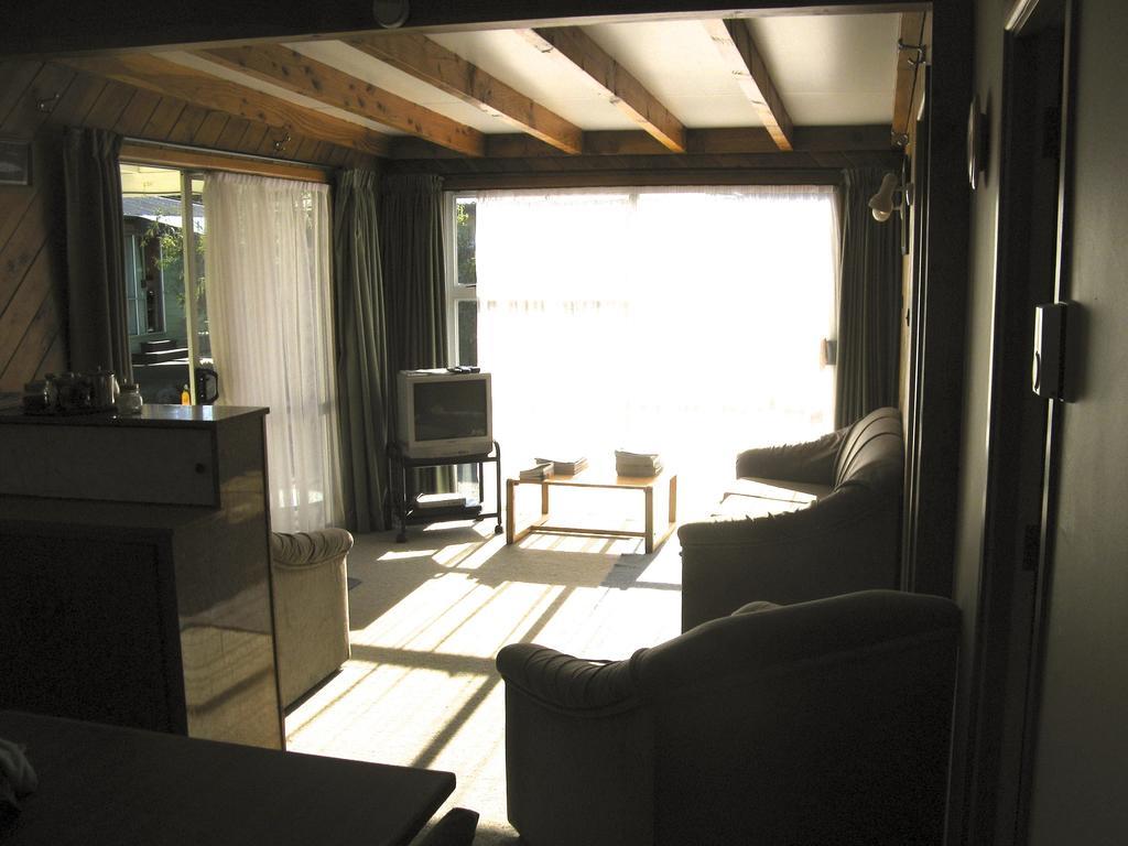 Tongariro River Motel Turangi Szoba fotó