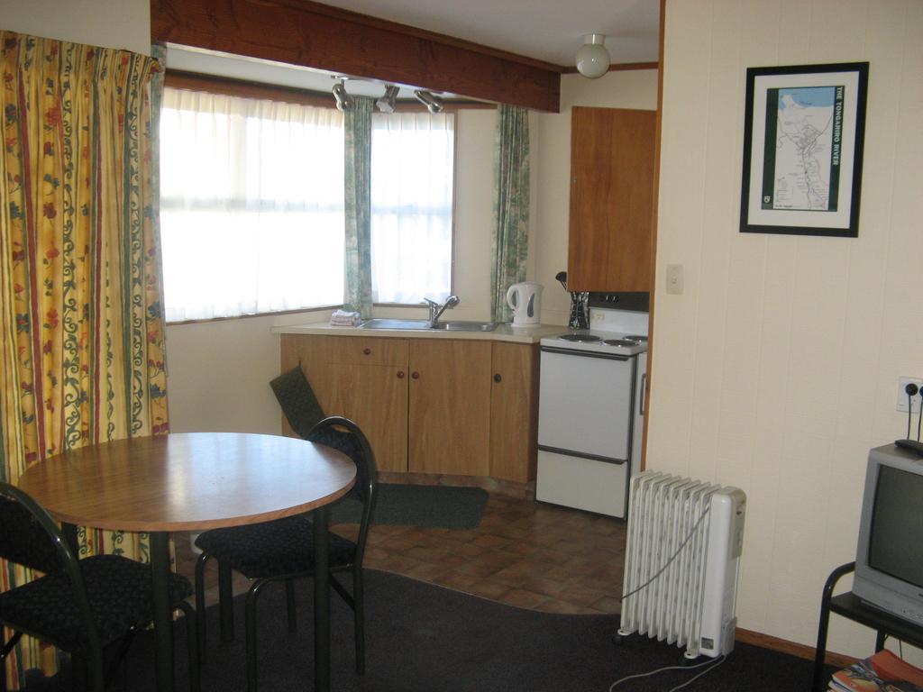 Tongariro River Motel Turangi Szoba fotó