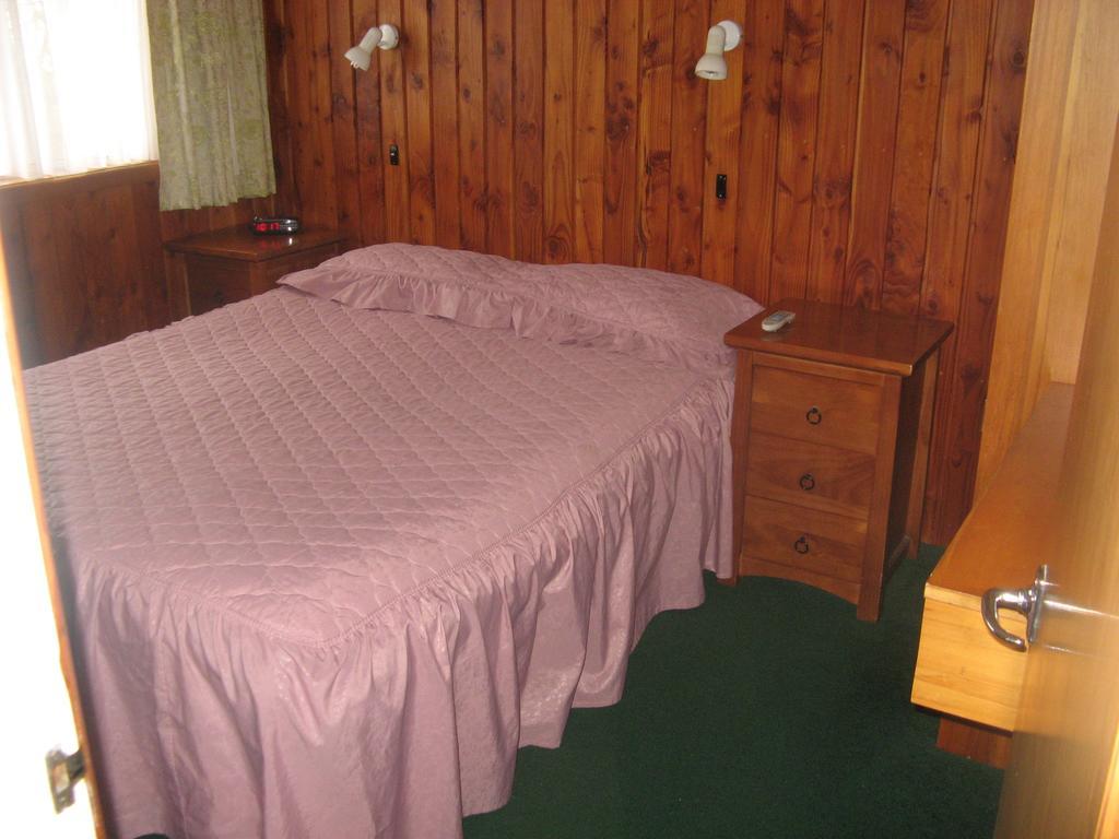 Tongariro River Motel Turangi Szoba fotó