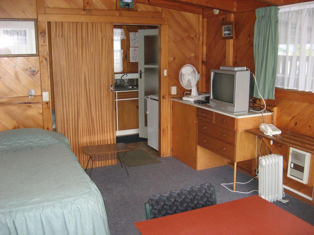 Tongariro River Motel Turangi Szoba fotó